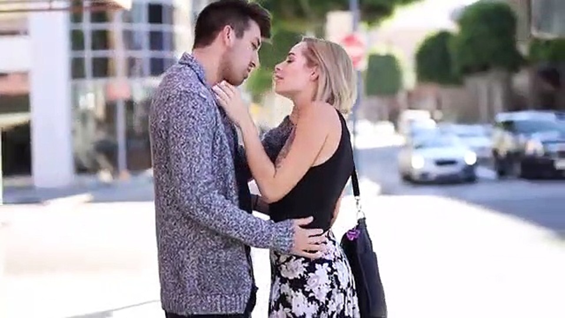 Kissing Prank - !شاب يقبل الفتيات في الشوارع شاهد ردة فعل الناس؟ - فيديو  Dailymotion