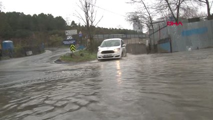 İstanbul-Sarıyer'de Yollar Göle Döndü
