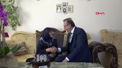 Nevşehir 108 Yaşındaki Aişe Nine, Doğum Gününü İlk Kez Kutladı