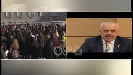 Ora News - Studentët e Vlorës Ramës: Ministrja e shefit t'vet mesatarja 5.8