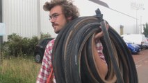 Ce jeune patron transforme les pneus de vélo usagés en ceintures