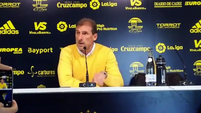 Óscar Arias y los Posibles Refuerzos en Enero