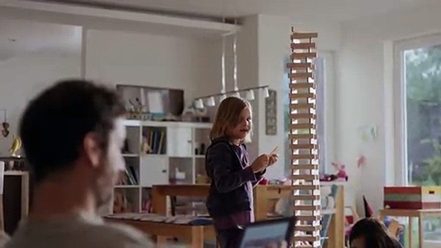 Publicité française pour l'enceinte connectée de Google : La Google Home