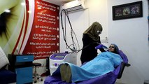 إقبال على عمليات التجميل في الموصل بعد طرد الجهاديين
