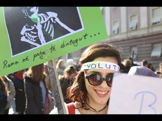 Live -  Studentët e Vlorës rezistencë Ramës para Universitetit: Turp!