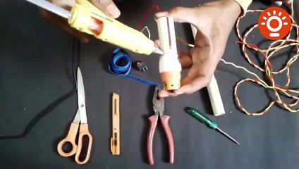 HOMEMADE CINEMATIC THREE POINT LIGHTS