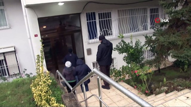 İstanbul’da vahşi cinayet...Kendisini uyarmaya gelen apartman görevlisi kadını boğazını keserek öldürdü