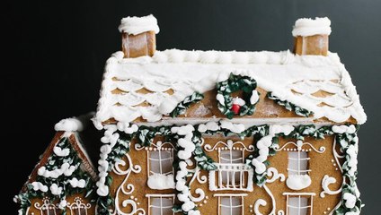 This Gingerbread House Looks Too Good to Eat
