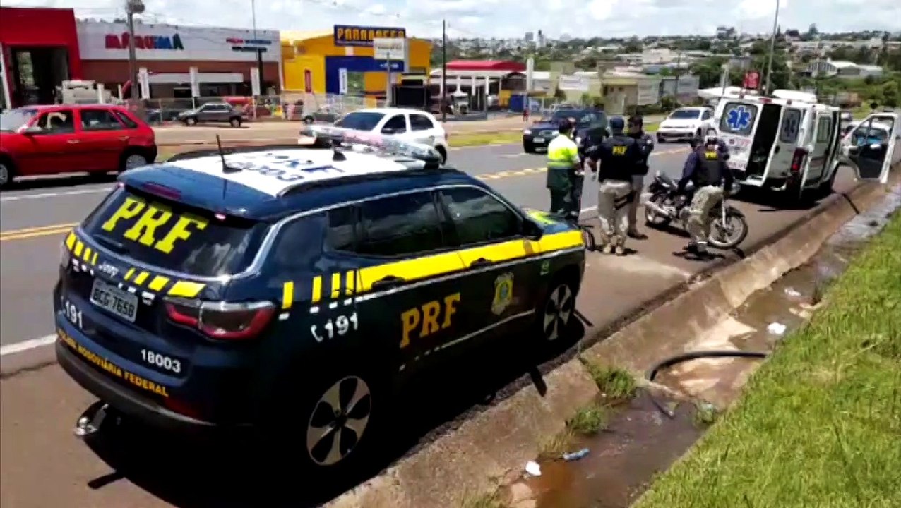 Após perseguição policial, homem cai em valeta na BR-277