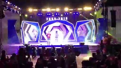 Vì quá yêu đội tuyển Việt Nam Lâm Chấn Khang dám làm điều này trên sân khấu trước 10 ngàn khán giả