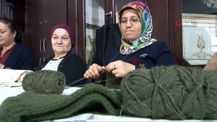 Öğrencinin İsteği Üzerine Kadınlar Mehmetçiklere 500 Boyunluk Ördü