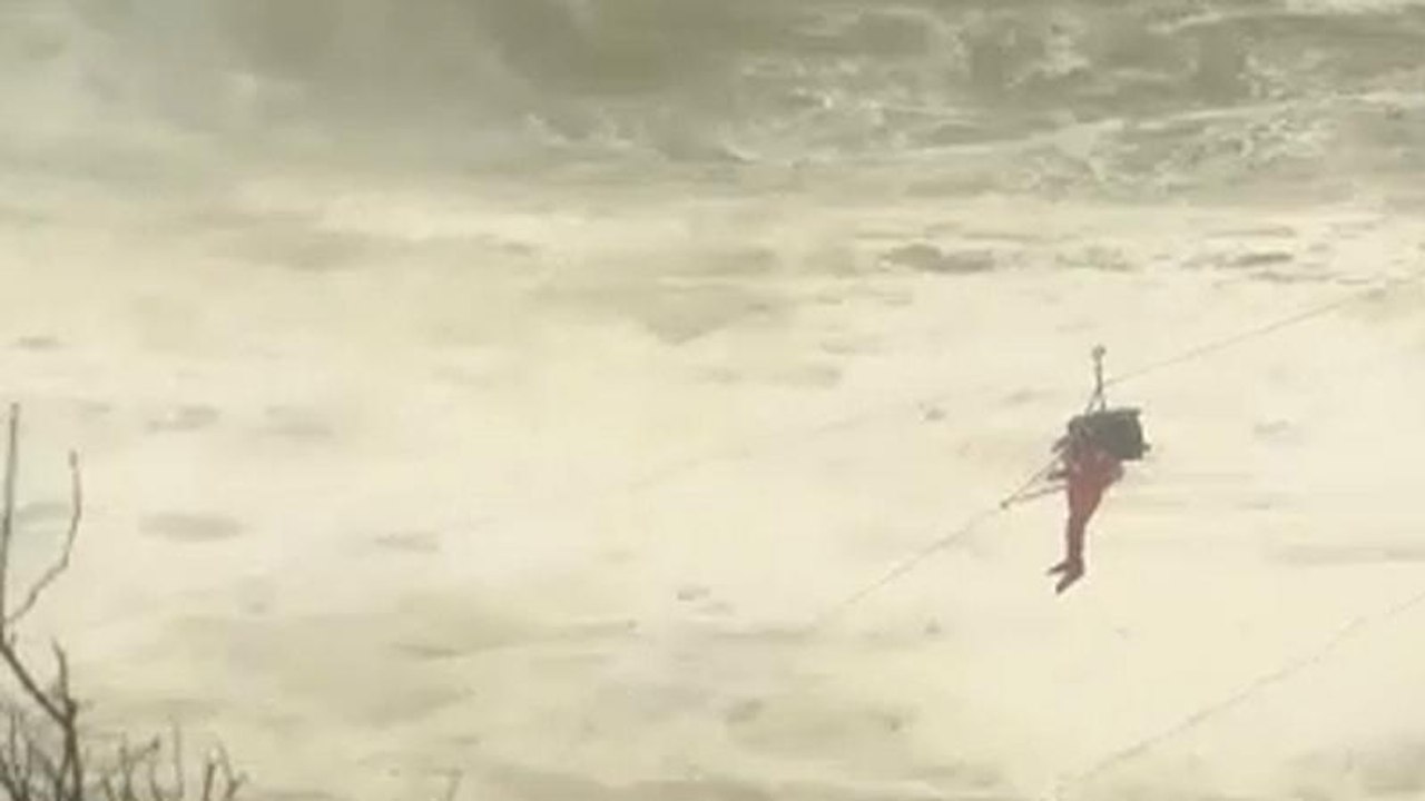 All crew members evacuated after cargo ship runs aground near Sile in Turkey