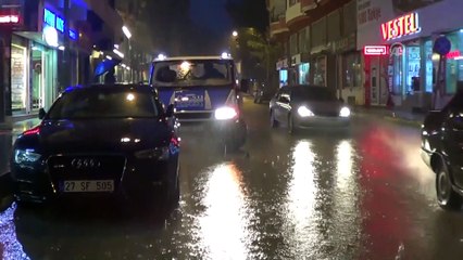 Sağanak hayatı olumsuz etkiledi  (2) - GAZİANTEP