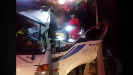 영동고속도로서 트레일러·트럭 추돌...1명 부상 / YTN