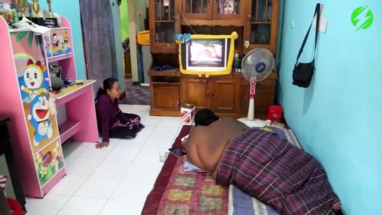 Cet enfant obèse a perdu plus de la moitié de son poids... Régime incroyable