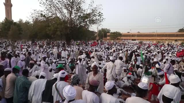 Milli Ümmet Partisi Genel Başkanı Es-Sadık El-Mehdi