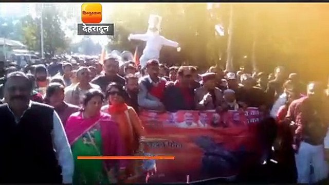 राफेल मुद्दे पर कांग्रेस भवन कूच के दौरान भाजपाई कांग्रेसियों से जा भिड़े