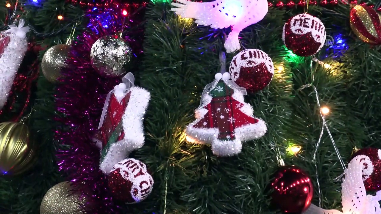 Han el-Ahmer'de Noel ağacı aydınlatıldı - KUDÜS