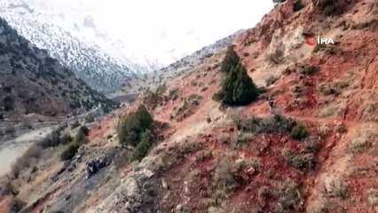 Çatak’ta araziye gömülü plastik patlayıcı ele geçirildi