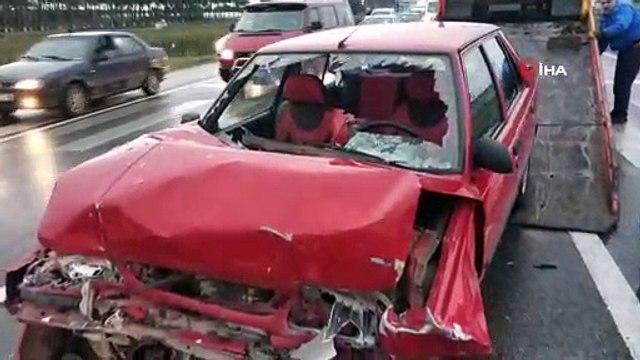 Samsun'da otomobil kırmızı ışıkta bekleyen araca çarptı: 8 yaralı