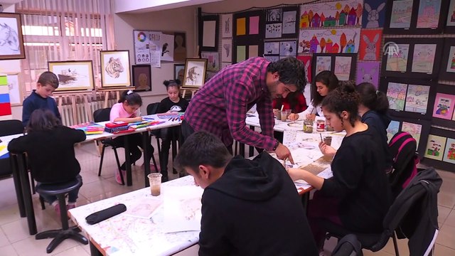 Geleceğin dahileri hayallerini çamurla tuvale yansıtıyor - ERZİNCAN