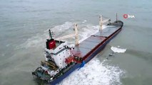 Şile’de Karaya Oturan Gemi Dev Dalgalarla Boğuşuyor
