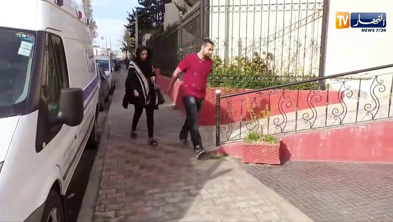 مجتمع: فحص طبي بـ 50 دج وموقف السيارات بـ 100 دج.. لا يحدث إلا في الجزائر !!