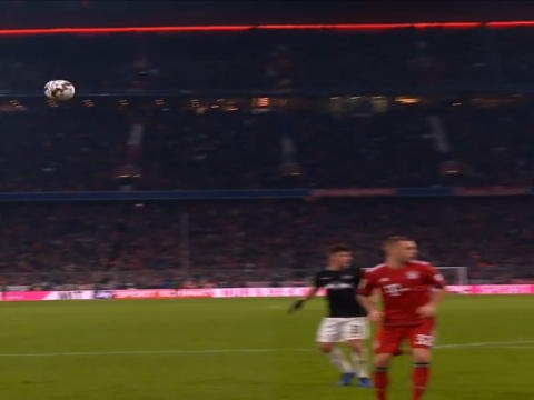 لقطة: الدوري الألماني: غولاتشي حارس لايبزيغ يحرم كيميش وبايرن ميونيخ هدفًا مؤكّدًا