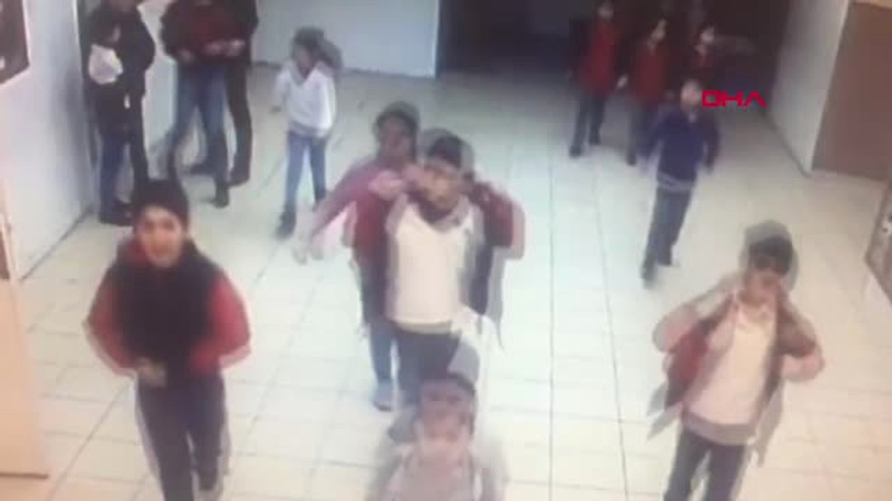 Bursa Deprem Bursa'da Hissedildi, Okul Böyle Tahliye Edildi