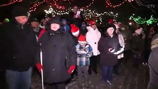 Spontaner Chor singt Weihnachtslieder für todgeweihten Mann