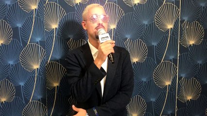 Lartiste, récompensé, remercie ses fans dans les coulisses des W9 d'or