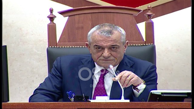 Ora News - Upss... Byroja e Partisë , lapsusi i Gramoz Ruçit