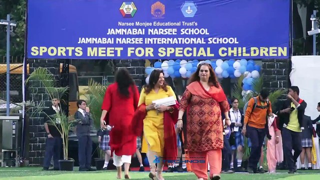 Aishwarya rai Bachchan cheers daughter Aaradhya Bachchan in her Annual Sports Day
