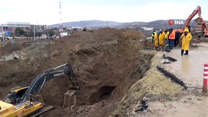 Göçük nedeniyle sular altında kalan evler tahliye edildi