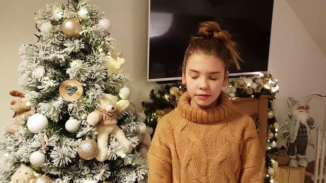 Sarreguemines : Clara chante Noël à la télé locale