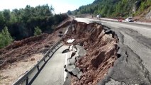 Kumluca Kemer yolunda heyelan - ANTALYA