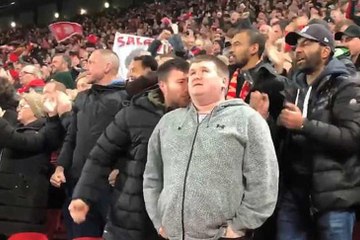 تعرف على هدية محمد صلاح لـ "مشجع ليفربول الكفيف"