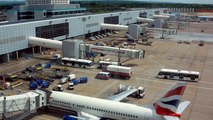 Londra, droni paralizzano aeroporto Gatwick: 20mila passeggeri a terra