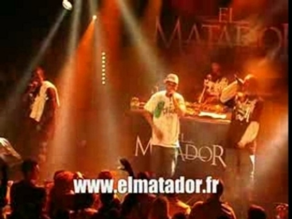 "METS TOI BIEN" LIVE A PARIS