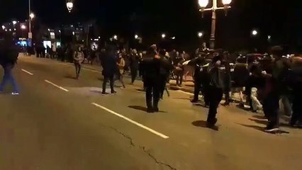 Intento fallido de cerrar la Diagonal por parte de los CDR. Gracias al dispositivo de @mossos. - - @guardiacivil @pol