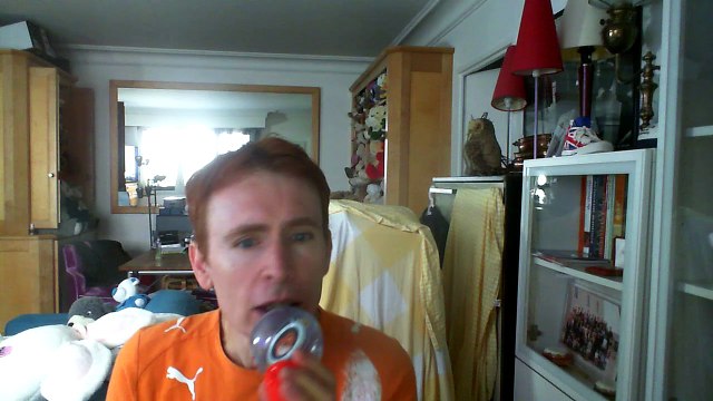 Wiwi égratigne regarde moi de DJ Fano & Tina Ly