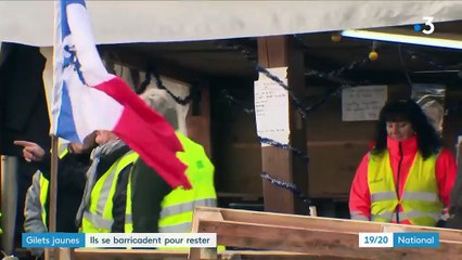 "Gilets jaunes" : Ils se barricadent pour rester