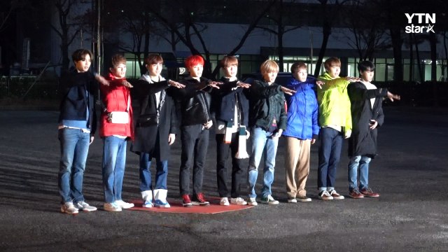 [Y영상] NCT127, 아침부터 비현실 외모 #뮤뱅 #출근길 / YTN