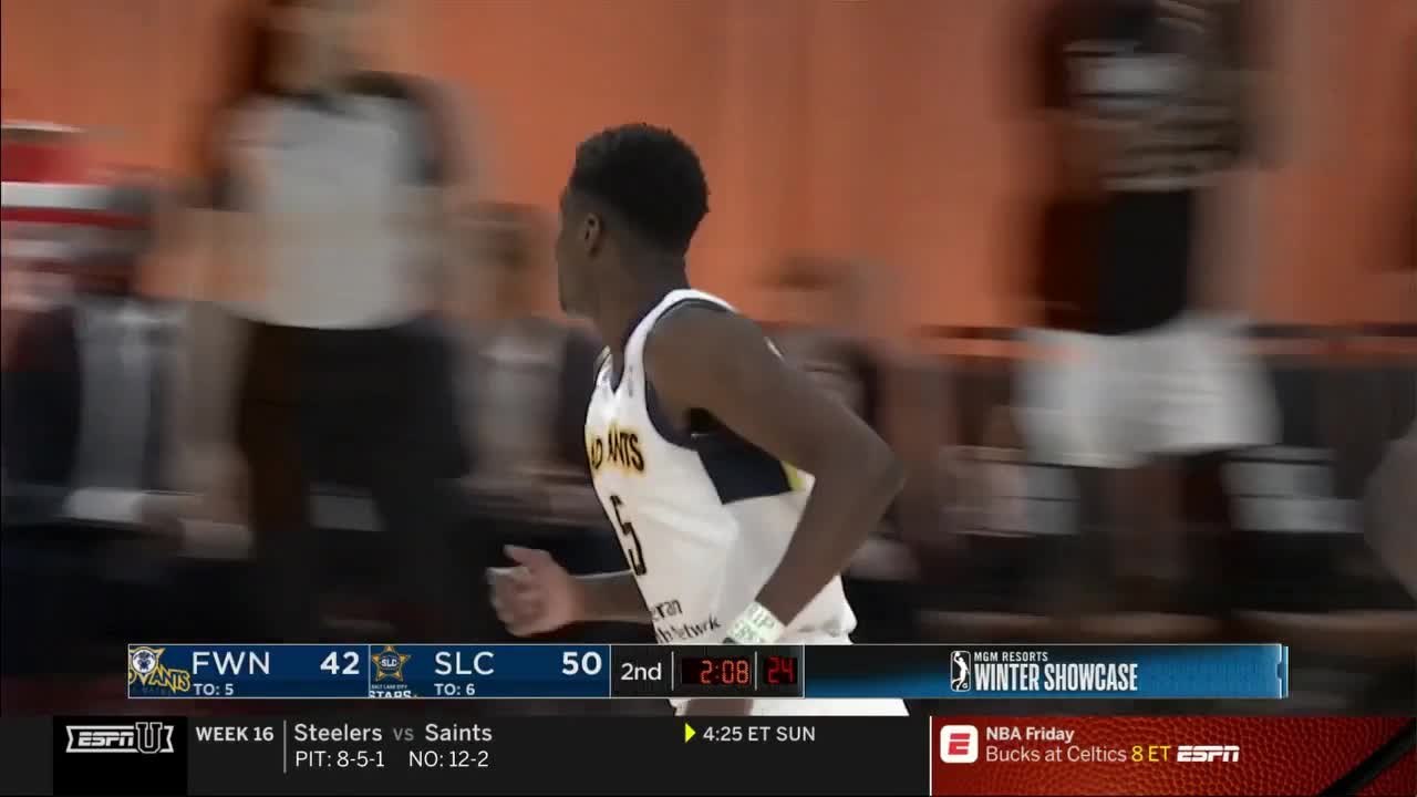 Edmond Sumner skies for the big oop