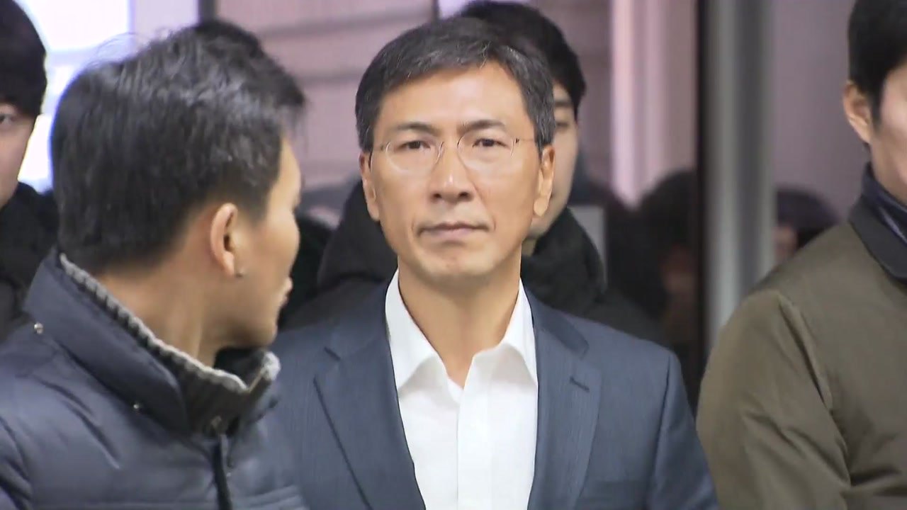 '성폭행 무죄' 안희정, 2심 첫 공판 출석..."드릴 말씀 없어" / YTN