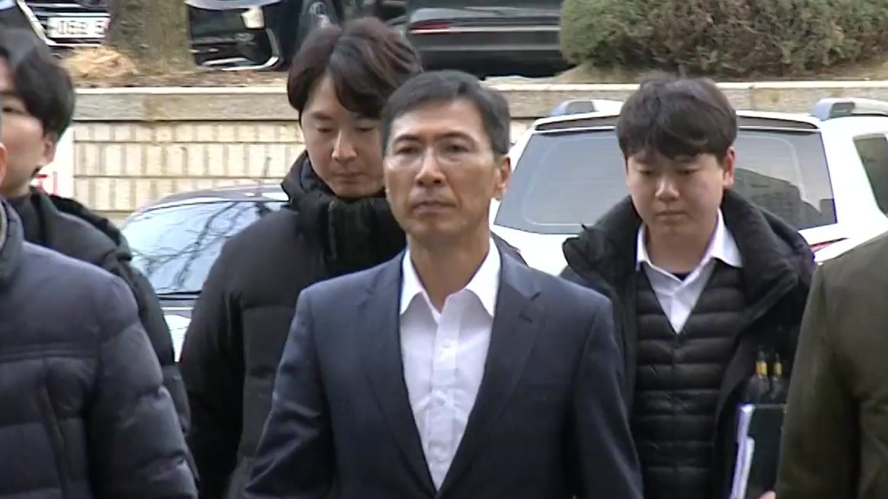 안희정 2심 첫 공판 출석..."드릴 말씀 없다" / YTN