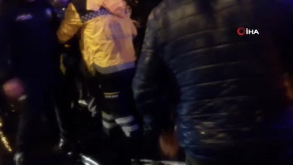 İstanbul'da Vatandaşlar Yoğun Yağış Altında Yaralılar İçin Seferber Oldu