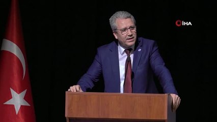 Öğrencilerden Rektör Budak'a Anlamlı Sürpriz