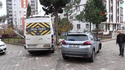 Öğrenci Servisi ile Otomobil Çarpıştı: 3 Yaralı