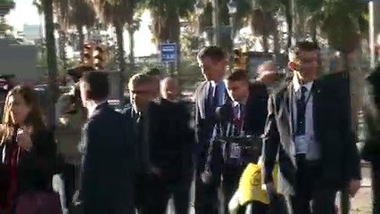 Escridassada al govern espanyol quan entren a la Llotja de Mar per la reunió del consell de Ministres